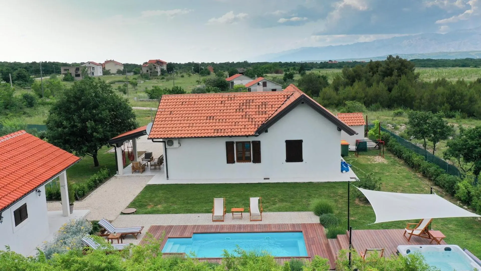 Villa Ena With Pool & Jacuzzi Donji Kasic Croatia